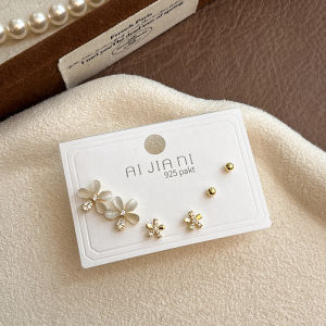 Pure S925 Silver Four Leaf Clover Ear Studs Womens Stylish Fresh Eye-Catching Elegant Ear Cuffs Fashionable Jewelry