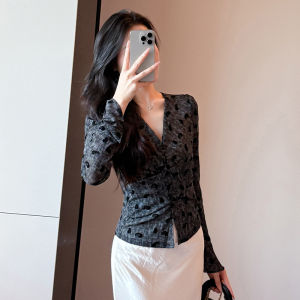 REHIN เสื้อยืดคอวีแขนยาวแต่งระบายสำหรับผู้หญิงเสื้อมีสไตล์ระบายอากาศได้ดีเข้ารูปพอดีสำหรับฤดูใบไม้ร่วง