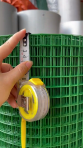 Lưới thép mạ kẽm màu xanh lá cây lưới ô vuông size 2cm khổ 1mét lưới bảo vệ lưới xây dựng lưới nông nghiệp.