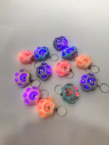 5 PCS พวงกุญแจ จี้กรงเล็บแมว LED เรืองแสง ขนาดเล็ก ของขวัญ