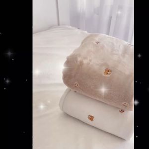 Chăn Lông Thêu Cho Bé Không Xù Chăn Lông Tuyết Cho Bé Mềm Mại Ấm Âp Cao Cấp Phong Cách Hàn Quốc Chăn Mền Bông Cho Bé