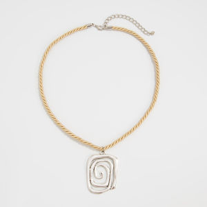 Spiral Geometric Square Flower Pendant Necklace for Women Hip Hop Trendy Travel Photography Match Clavicle Chain Jewelry