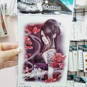 แทททูรอยสัก เกอิชา 3 แถม 1 ขนาดครึ่ง A4 15x21 cm. แบบชั่วคราว 3-7 วันกันน้ำ