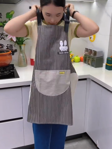 【ส่งจากกทม|พร้อมสต็อก】 ผ้ากันเปื้อนในครัว ผ้ากันเปื้อนกันน้ำและกันคราบสกปรกสำหรับใช้ในครัวเรือน พร้อมผ้าเช็ดมือ ชุดผ้ากันเปื้อน เหมาะสำหรับร้านอาหาร ร้านตัดผม และร้านขายดอกไม้