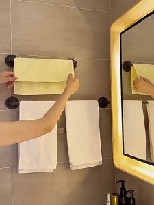 FAJIENUO | Strong Load-bearing Vacuum Bath Towel Suction Hook