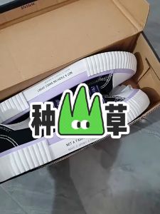2024 New Low-Cut Bear Canvas Shoes: Versatile Casual Sneakers for Women