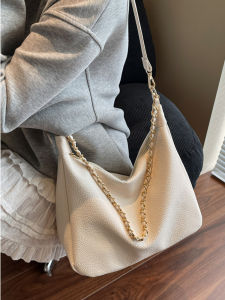 Casual Commuter Womens Large Capacity Tote Bag Fashionable Chain Design Handbag Shoulder Bag Suitable for Daily Use
