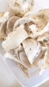 รังนกนางแอ่นแท้ 100% รังนกแห้งแบบไม่ได้ทำความสะอาด ราคาต่อ 50 กรัม (4-5 รัง) รันกดิบ รังนกแท้ นะคะ