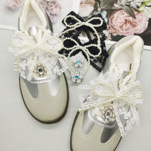 จี้รองเท้ารูปโบว์ลูกไม้สไตล์บาโรก 4 ชิ้น จี้ร้อยเชือกรองเท้ารูปดอกไม้ ตัวล็อคเชือกรองเท้า อุปกรณ์ตกแต่งรองเท้า DIY คลิปหนีบรองเท้า