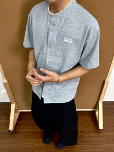 เสื้อยืดคอกลมแขนสั้นหลวมๆ สำหรับผู้ชายและผู้หญิง เสื้อผ้าทำงานสไตล์ยูนิเซ็กซ์แบบลำลอง ฤดูร้อน 2025 เสื้อผ้าใส่สบาย