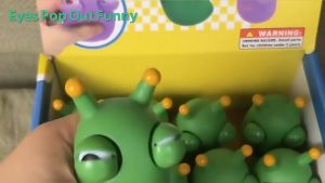Radius K 1PC Cute Green Cabbage Insect Pop Fidget Eyes Pop Out Squeeze Toys Vent Stress Relief Toys Decompression for Funny Gift