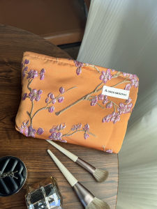 Artistic Canvas Ladies Makeup Bag Personal Care Storage Pouch Wash Bag Floral Pattern Versatile Storage Wallet for Everyone