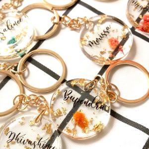 [KAYES DESIGNC] Customised Round Flower Keychain Gift Insert Name Love Thanksgiving Bridesmaid Handmade Handcraft Souvenir Gifts (3cm diameter)