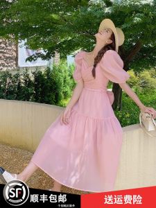 ชุดเดรสแขนพองสีชมพูหวานสำหรับผู้หญิงในช่วงฤดูร้อนปี 2025 ชุดเดรสสไตล์ฝรั่งเศสใหม่ กระโปรงทรงเอเอวสูง แขนสั้น คอเหลี่ยม