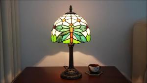 8-Inch Staiend Glass Table Lamp Retro Green Dragonfly Indoor Desk Lamp Decoration Lamp for Office Dining Room and Bedroom