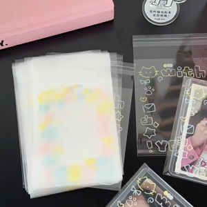LD-C1365 50PCS Plastik OPP Bungkus Sleeve Cover Kartu Photocard 50 Lembar Plastik Motif Warna Warni