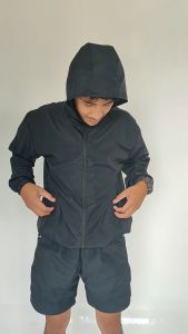 SETELAN OLAHRAGA JAKET PARASUT DAN KOLOR PARASUT