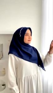 Katalog Jilbab Kerudung Segi Empat Payet Perly Motif Daun Kondangan Lamaran Wisuda