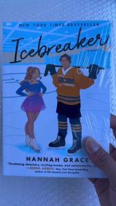 หนังสือใหม่ 1 เล่ม Icebreaker โดย Hannah Grace หนังสือภาษาอังกฤษปกอ่อน