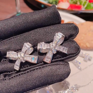 Chard Wake Anting Wanita Zircon Anting Giwang Cewek Original Korea Elegan Earrings Tusuk