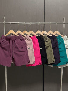 กางเกงขาสั้นผู้ชายบางระบายอากาศได้ดีแบบลำลองฤดูร้อนใหม่พร้อมกระเป๋าและตะเข็บเย็บขึ้น ทรงตรง เอวกลาง กางเกงขายาวห้าส่วน