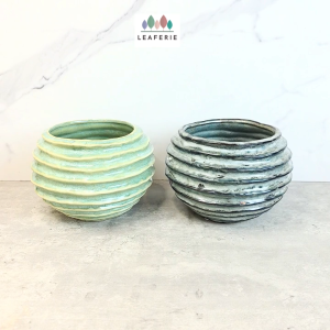 The Leaferie Laurel plant pots (2 Colors). flowerpot . flowerpots . flower pot . planter . planters . Ceramic