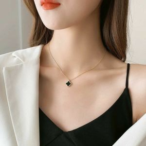 Kalung rantai titanium clover (bolak balik hitam)