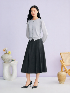 Elegant French Style Bell Sleeves Embellished Knitwear 2026 Spring