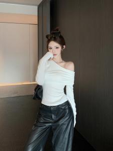 GUZILIAN | Shoulder Bared Asymmetrical Design Slim Fit Womens T-shirt Inner Wear Autumn Winter Pure Desire Beautiful Top Commute Style