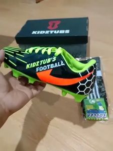 KIDZTUBS Sepatu Bola Anak Paket Komplit Sepatu Bola Tas Skin Deker Kaos Kaki Usia 6-10 Tahun Size 28 29 30 31 32 33 34 35 36 37 KDZ1327010625