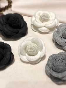 K-style Handmade Camellia Classic Style Corsage Brooch Black White Gray Flower Middle Ancient Pin Suit Sweater Accessories Fashion