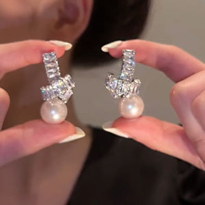 2023 New Arrival Earrings Fashion Elegant Socialite Accessible Luxury Fancy Pearl Earrings Niche Style French Style Unique Earrings for Women