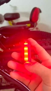 ĐÈN HẬU XE ĐẠP NHẤP NHÁY PIN SD 1 NGÀY - ĐÈN NHẤP NHÁY XE ĐẠP