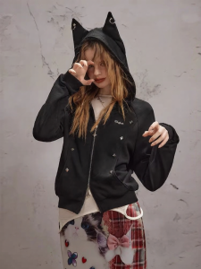 unifree | Áo Hoodie Tay Ngắn Cao Cấp cho Phụ Nữ Bé với Mũi Dắt Độc Đáo