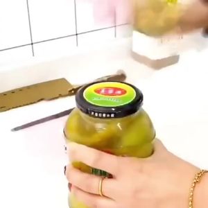 1 Dụng Cụ Mở Nắp Đa Năng 4 Trong 1 Bằng Sắt Kim Loại Có Tay Cầm Chống Trượt Dùng Cho Chai Bia Và Sử Dụng Trong Nhà Bếp Gia Đình