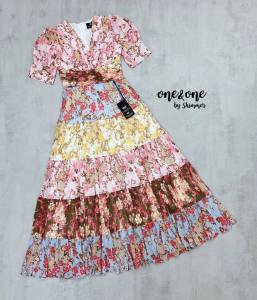 P016-017 PIMNADACLOSET - Chiffon Floral Print Pleated Maxi Dress