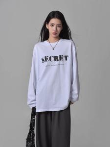 เสื้อยืดคอกลมแขนยาวทรงหลวมสำหรับผู้หญิง SLND เสื้อเชิ้ตพื้นฐานลายตัวอักษรพิมพ์แบบลำลอง ทรงหลวม สวมใส่สบาย