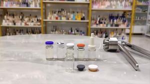 20/50/100Pcs Mini Glass with Caps Portable 3Ml Sample Vials for Liquid Medicine Oil Perfume Toner Powder Lab Use