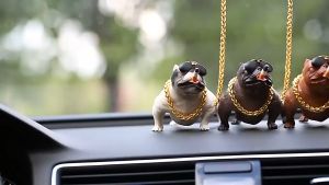 1PC Dog Ornament Mini Bully Pitbull Dog Car Head Shaking Home Decor Car Interior Decoration
