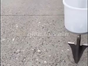 เครื่องหว่านปุ๋ย รุ่นถังใส่ปุ๋ย ถังหยอดปุ๋ย กลัวและไม่ต้องก้มให้ปวดหลัง สามารถใช้งานง่าย รุ่นปุ๋ยเป้สะพายหลั โครงสร้างเรียบง่าย