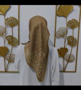 hijab/kerudung segi empat motif serries bunga laserrcute voal premium printing