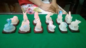 Một tượng con giáp dạ quang