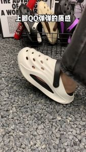 Giày EVA có lỗ nam đế dày nhẹ mặc ngoài nam Giày đi biển nam ngoài trời Dép Baotou