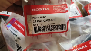 Slider Piece – Click 125i v1 v2 v3 / 150i v1 v2 / 160i / PCX 150 & 160 / ADV 150 & 160 / AirBlade 150 & 160 / Genio / Giorno 125 .. CVT Drive Face Slider Guide Set (22132-KWN-900) for Motorcycles Scooter parts ️