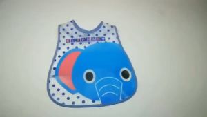 Yếm Ăn Dặm Chống Thấm Có Máng Tiện Lợi Cho Bé Khi Ăn Dặm