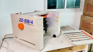 Grakitec Mesin Lipat Kertas Otomotis ZE-8B/4 Automatic Paper Folding Machine
