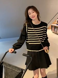 New Patchwork Long Sleeved Knitted Top for Women Casual Round Neck Striped Top