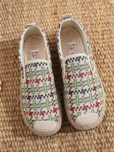 รองเท้าผ้าสไตล์ปักกิ่งแบบเก่ารองเท้าสลิปออนแบบลำลองสไตล์ชนเผ่าแมทช์ลุคง่ายสำหรับคนขี้เกียจรองเท้าชั้นเดียวพื้นนิ่มกันลื่นระบายอากาศได้ดีรองเท้าคุณแม่