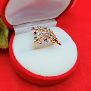 แหวนใบมะกอก ทองฝังเพชร ผิวขนาดชั้นเพิ่มขึ้น หรือรูปทรง รูปแบบเสริมดวง เสริมโชค เครื่องประดับ ด้วย ใส่อาบน้ำได้ ใส่ออกงานได้ ดีไซน์เรียบหรู