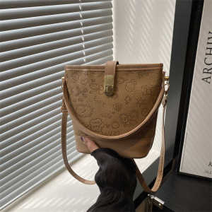 Túi Đeo Chéo Nữ Mùa Thu Đông Mới Túi Xô Hoạt Hình Thời Trang Túi Xô Cầm Tay Đa Năng Túi Đeo Chéo Bằng Da PU Mềm